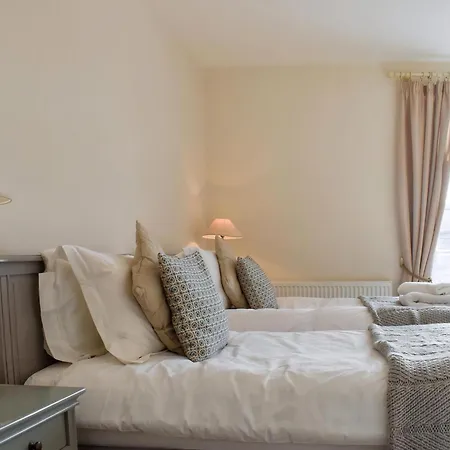 Townhouse * Уитби